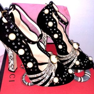 Gucci Kid Scamosciato Pearls & Diamonds Shoes